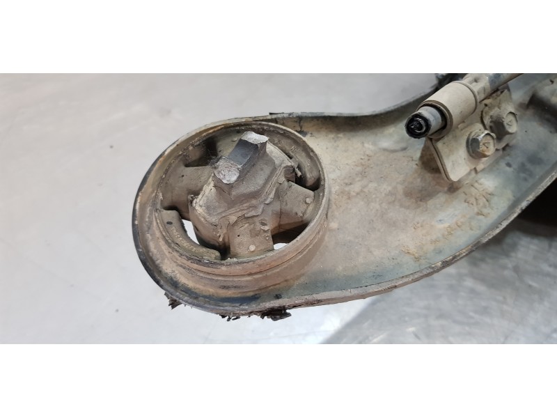 Recambio de mangueta trasera derecha para hyundai tucson essence bluedrive 2wd referencia OEM IAM 52720D7000  