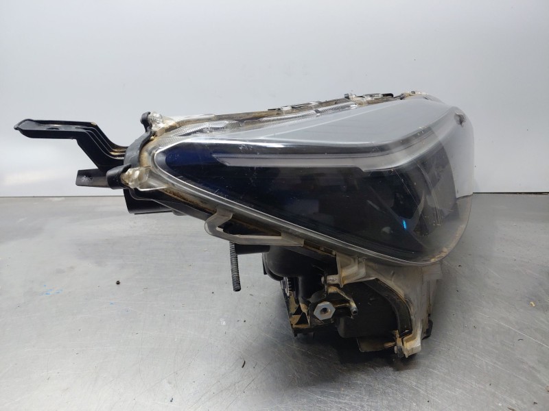 Recambio de faro derecho para toyota yaris cross mpx style referencia OEM IAM   