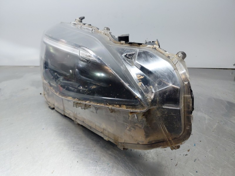 Recambio de faro derecho para toyota yaris cross mpx style referencia OEM IAM   