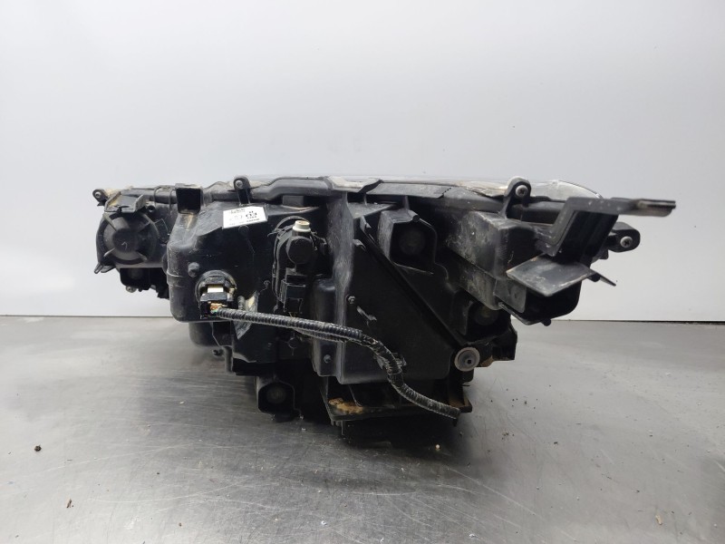 Recambio de faro derecho para toyota yaris cross mpx style referencia OEM IAM   