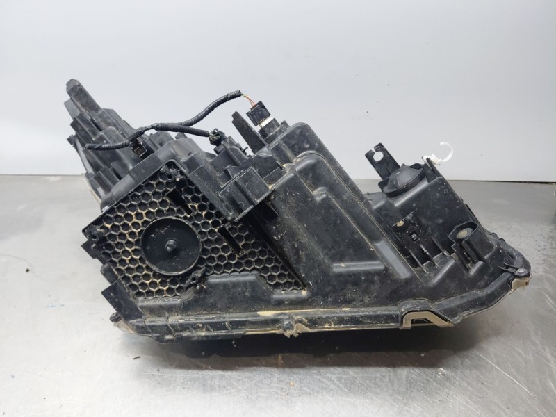 Recambio de faro izquierdo para toyota yaris cross mpx style referencia OEM IAM   