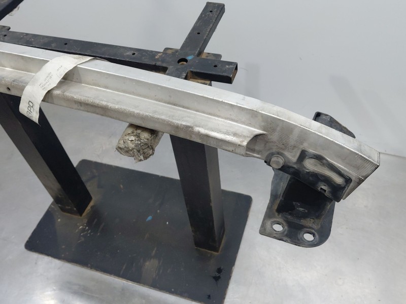 Recambio de refuerzo paragolpes delantero para audi q7 (4lb) 3.0 tdi quattro referencia OEM IAM   