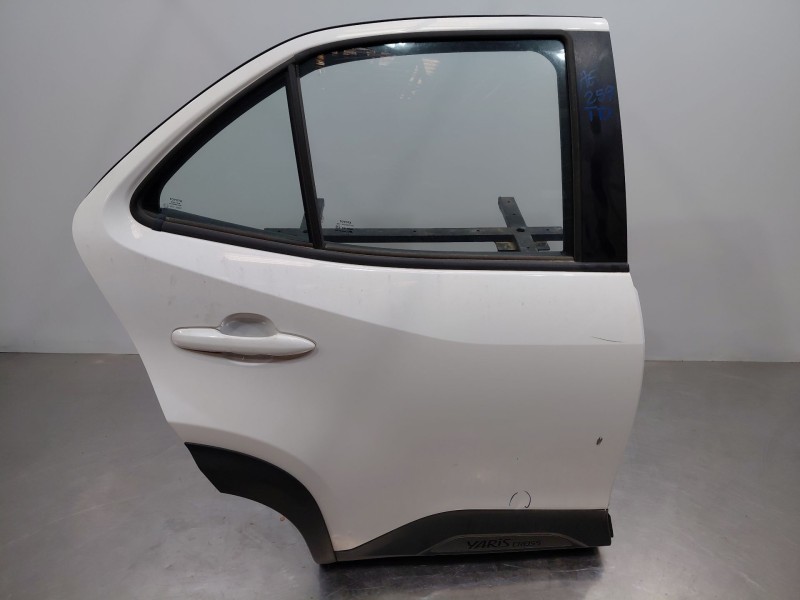Recambio de puerta trasera derecha para toyota yaris cross mpx style referencia OEM IAM   