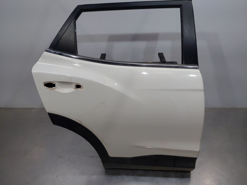 Recambio de puerta trasera derecha para ssangyong korando urban referencia OEM IAM   