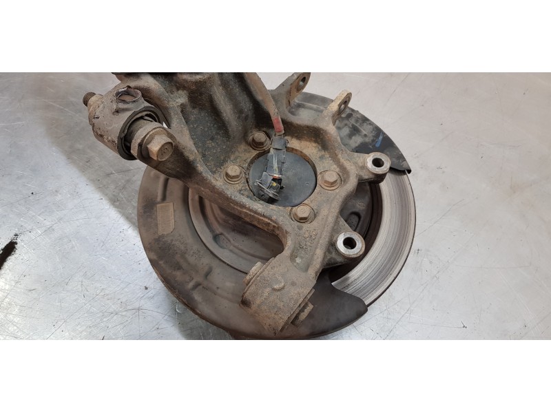 Recambio de mangueta trasera derecha para hyundai tucson essence bluedrive 2wd referencia OEM IAM 52720D7000  