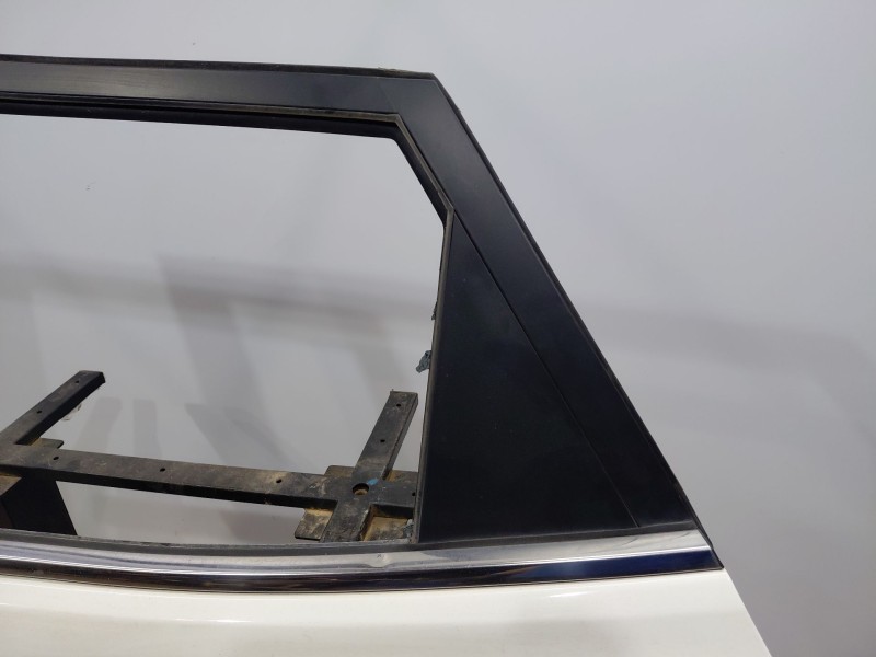 Recambio de puerta trasera izquierda para ssangyong korando urban referencia OEM IAM   