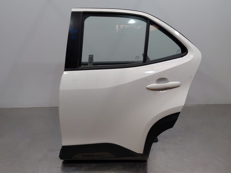Recambio de puerta trasera izquierda para toyota yaris cross mpx style referencia OEM IAM   