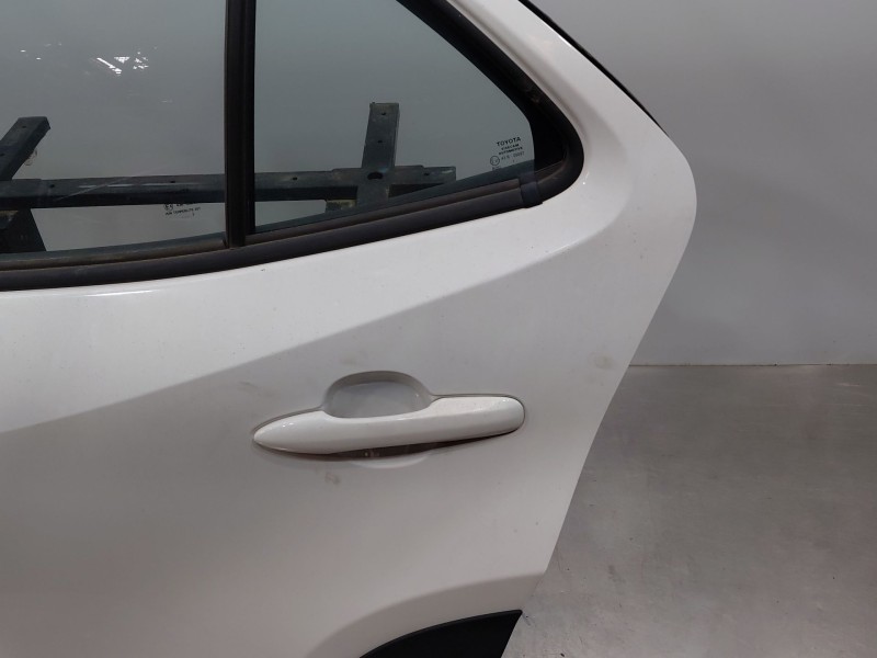 Recambio de puerta trasera izquierda para toyota yaris cross mpx style referencia OEM IAM   