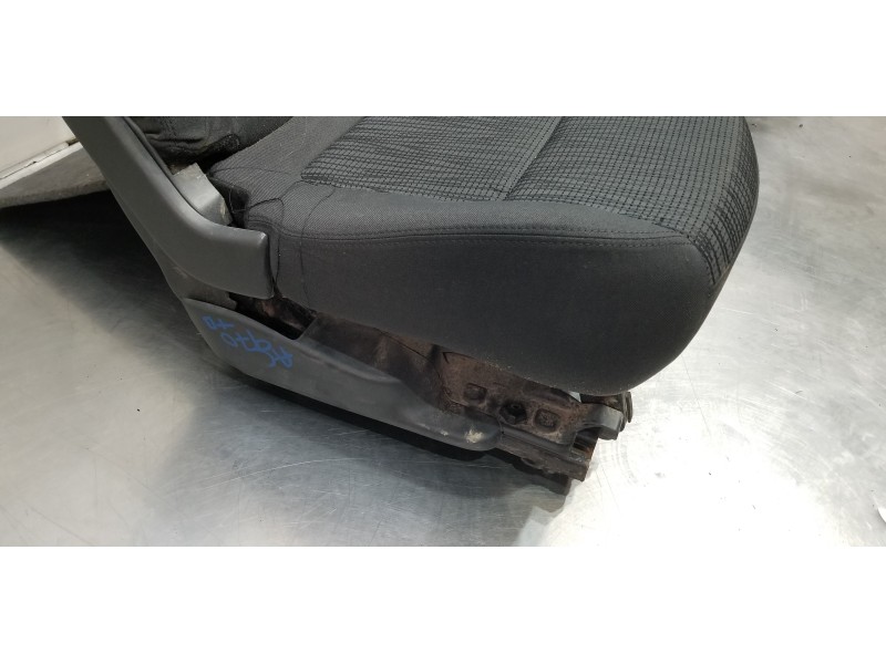 Recambio de asientos traseros segunda fila para peugeot 5008 allure referencia OEM IAM 8852CK 1606889180 8852CK Recambio de asientos traseros segunda fila para peugeot 5008 allure referencia OEM IAM 8852CK 1606889180 8852CK