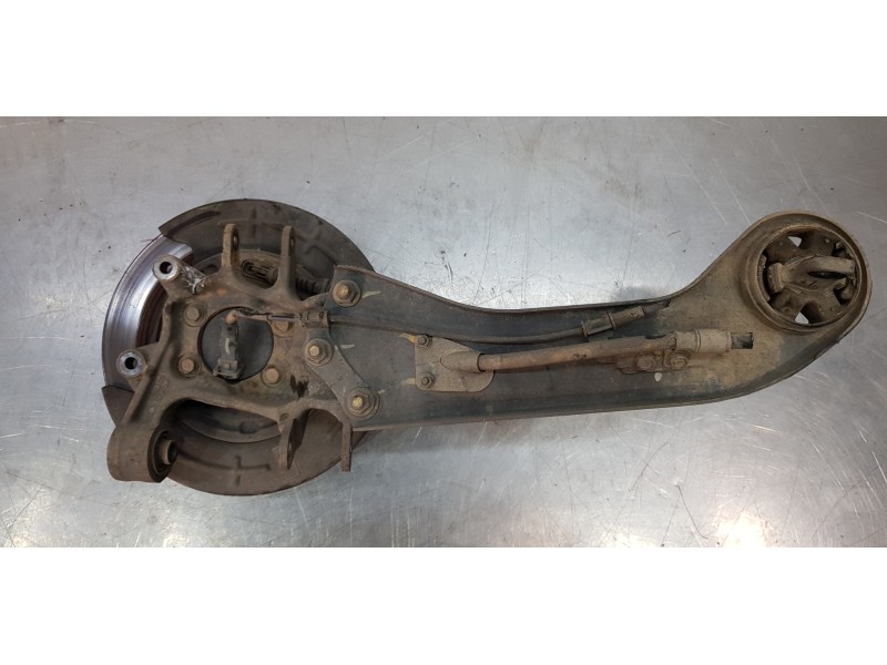 Recambio de mangueta trasera izquierda para hyundai tucson essence bluedrive 2wd referencia OEM IAM 52710D7000  