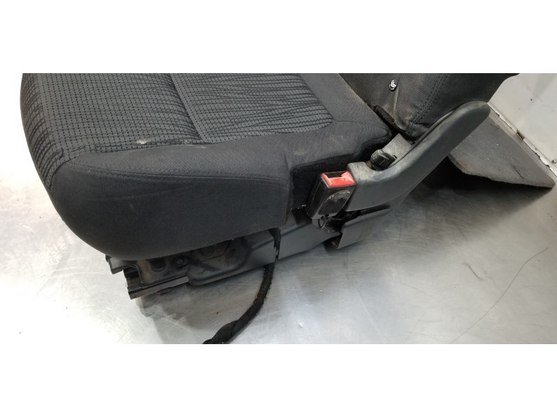 Recambio de asientos traseros segunda fila para peugeot 5008 allure referencia OEM IAM 8852CK 1606889180 8852CK Recambio de asientos traseros segunda fila para peugeot 5008 allure referencia OEM IAM 8852CK 1606889180 8852CK