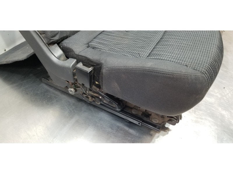 Recambio de asientos traseros segunda fila para peugeot 5008 allure referencia OEM IAM 8852CK 1606889180 8852CK Recambio de asientos traseros segunda fila para peugeot 5008 allure referencia OEM IAM 8852CK 1606889180 8852CK