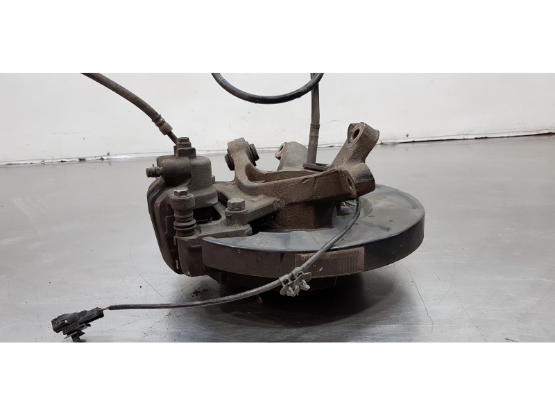 Recambio de mangueta trasera derecha para ssangyong rodius xdi limited referencia OEM IAM 4593221000  