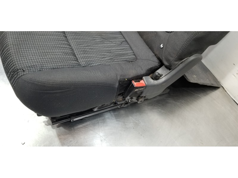 Recambio de asientos traseros segunda fila para peugeot 5008 allure referencia OEM IAM 8852CK 1606889180 8852CK Recambio de asientos traseros segunda fila para peugeot 5008 allure referencia OEM IAM 8852CK 1606889180 8852CK