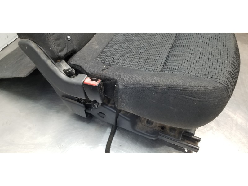 Recambio de asientos traseros segunda fila para peugeot 5008 allure referencia OEM IAM 8852CK 1606889180 8852CK Recambio de asientos traseros segunda fila para peugeot 5008 allure referencia OEM IAM 8852CK 1606889180 8852CK