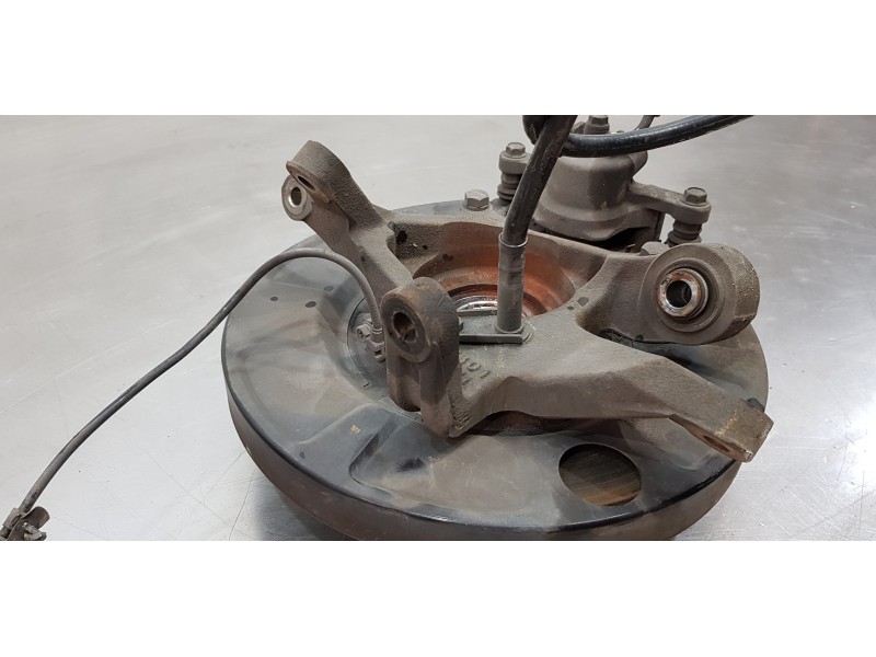 Recambio de mangueta trasera derecha para ssangyong rodius xdi limited referencia OEM IAM 4593221000  