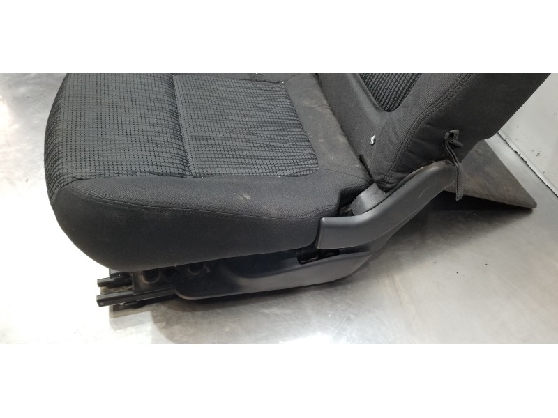 Recambio de asientos traseros segunda fila para peugeot 5008 allure referencia OEM IAM 8852CK 1606889180 8852CK Recambio de asientos traseros segunda fila para peugeot 5008 allure referencia OEM IAM 8852CK 1606889180 8852CK