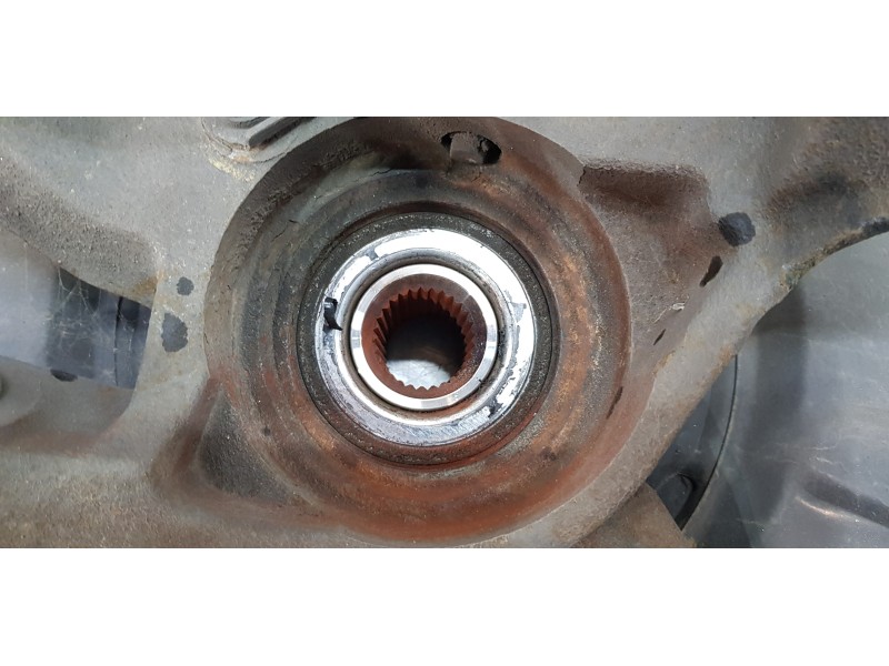 Recambio de mangueta trasera derecha para ssangyong rodius xdi limited referencia OEM IAM 4593221000  