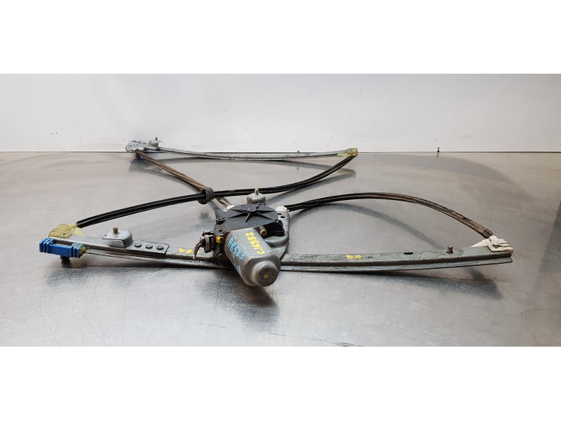 Recambio de elevalunas delantero derecho para renault laguna ii (bg0) pack authentique referencia OEM IAM 8200000556  