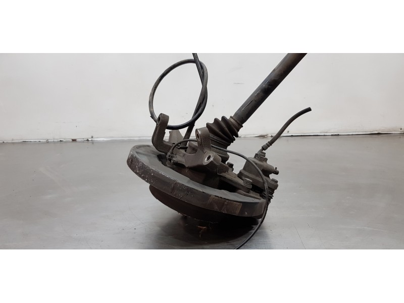 Recambio de mangueta trasera izquierda para ssangyong rodius xdi limited referencia OEM IAM 4593221000 4230021300 