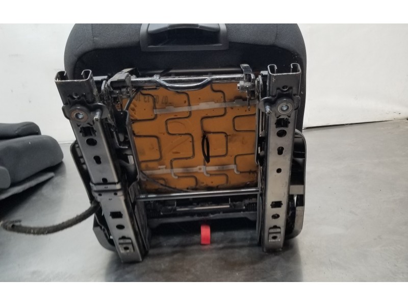 Recambio de asientos traseros segunda fila para peugeot 5008 allure referencia OEM IAM 8852CK 1606889180 8852CK Recambio de asientos traseros segunda fila para peugeot 5008 allure referencia OEM IAM 8852CK 1606889180 8852CK