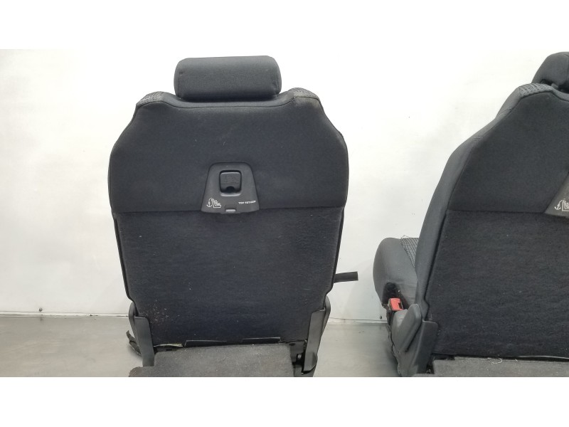 Recambio de asientos traseros segunda fila para peugeot 5008 allure referencia OEM IAM 8852CK 1606889180 8852CK Recambio de asientos traseros segunda fila para peugeot 5008 allure referencia OEM IAM 8852CK 1606889180 8852CK