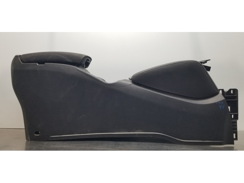 Recambio de apoyabrazos central para nissan qashqai (j11) visia referencia OEM IAM 969104EA3B   Recambio de apoyabrazos central para nissan qashqai (j11) visia referencia OEM IAM 969104EA3B