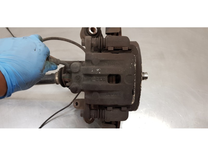 Recambio de mangueta trasera izquierda para ssangyong rodius xdi limited referencia OEM IAM 4593221000 4230021300 