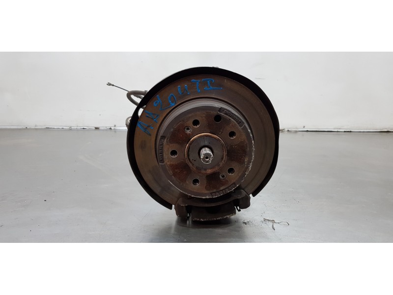 Recambio de mangueta trasera izquierda para ssangyong rodius xdi limited referencia OEM IAM 4593221000 4230021300 