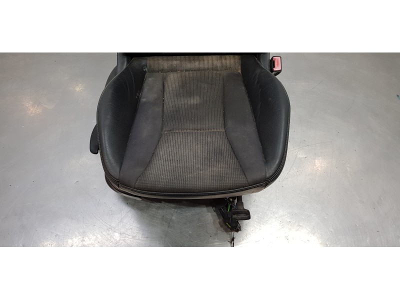 Recambio de juego asientos completo para audi a1 (8x) attraction referencia OEM IAM 6R3881105K 6R3881045AM SLINE