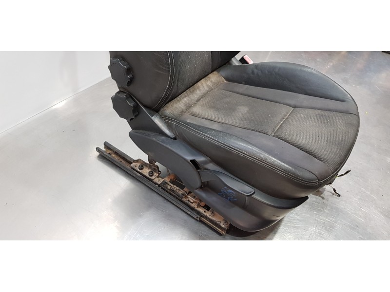 Recambio de juego asientos completo para audi a1 (8x) attraction referencia OEM IAM 6R3881105K 6R3881045AM SLINE Recambio de juego asientos completo para audi a1 (8x) attraction referencia OEM IAM 6R3881105K 6R3881045AM SLINE