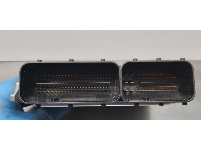 Recambio de centralita motor uce para bmw serie 1 berlina (e81/e87) 118d referencia OEM IAM 7811701 0281015042 