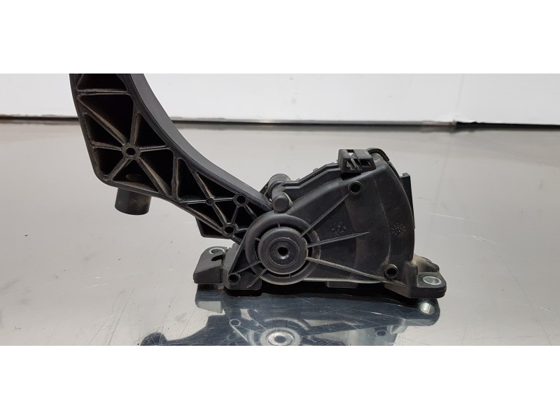Recambio de pedal acelerador para volkswagen t6 transporter furgón referencia OEM IAM 7E1721503C  