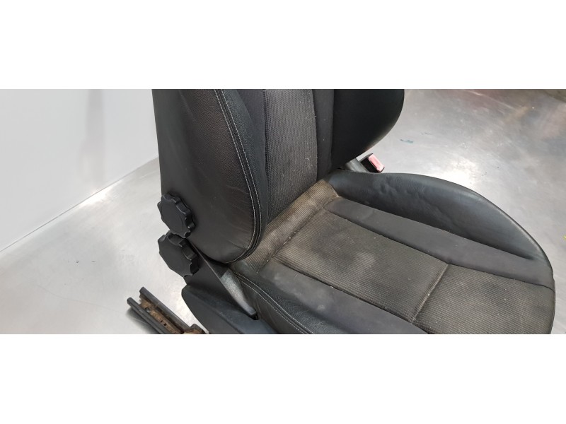 Recambio de juego asientos completo para audi a1 (8x) attraction referencia OEM IAM 6R3881105K 6R3881045AM SLINE