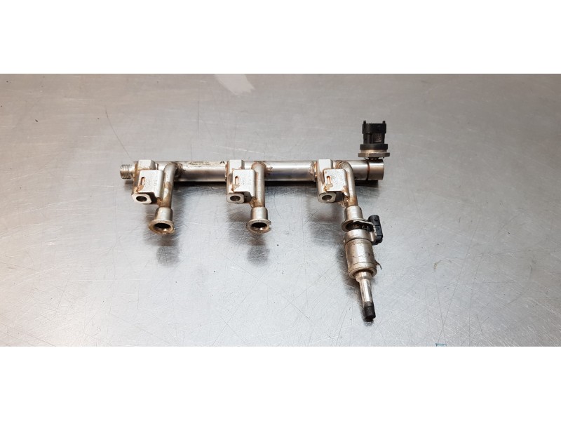 Recambio de rampa inyectora para ford fiesta (ccn) trend referencia OEM IAM DM5G9H487AA  