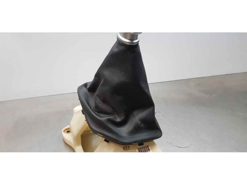 Recambio de palanca cambio para hyundai tucson essence bluedrive 2wd referencia OEM IAM 43700D7250TRB  