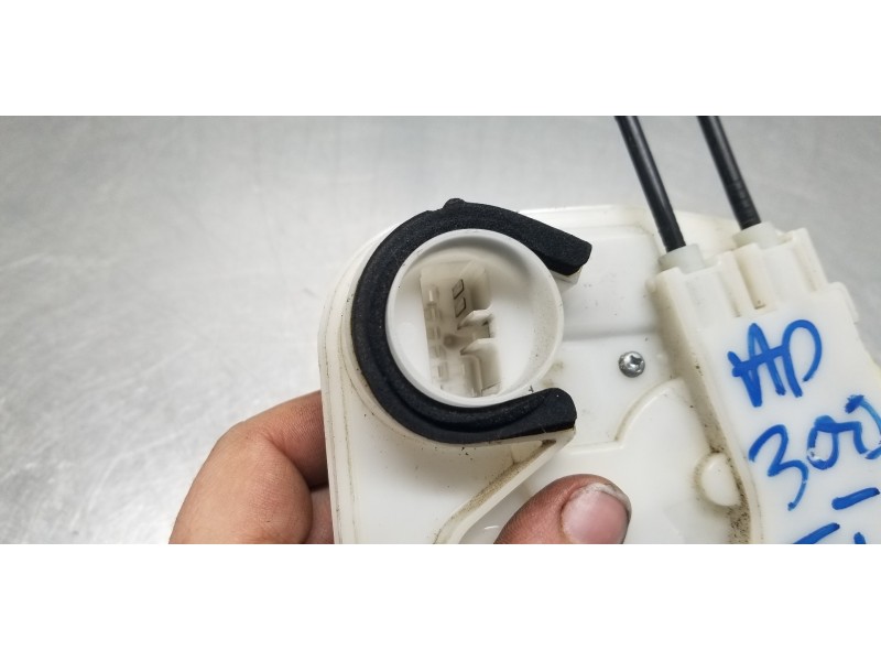 Recambio de cerradura puerta trasera izquierda para mitsubishi asx (ga0w) challenge 2wd referencia OEM IAM 5745A345  