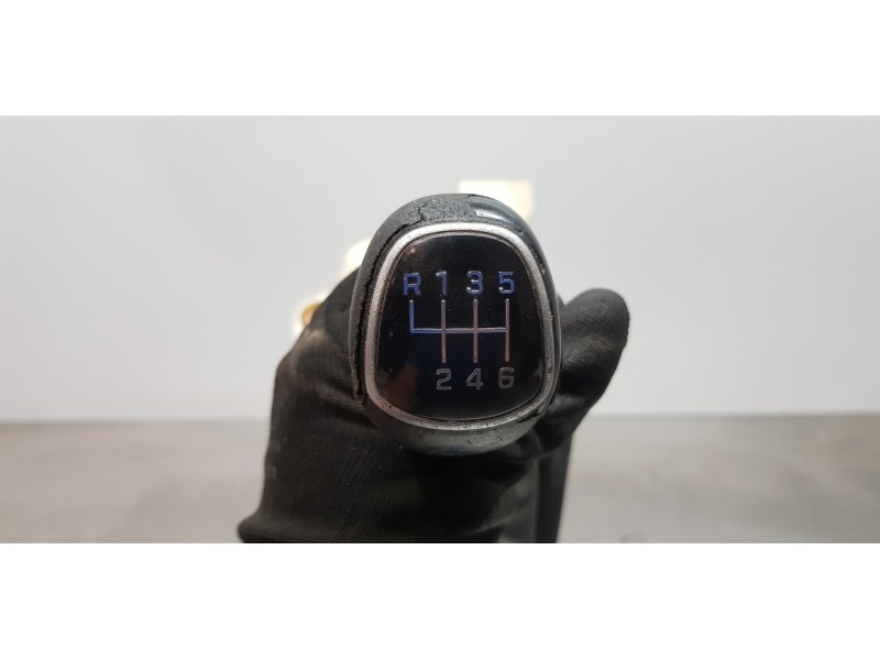 Recambio de palanca cambio para hyundai tucson essence bluedrive 2wd referencia OEM IAM 43700D7250TRB  