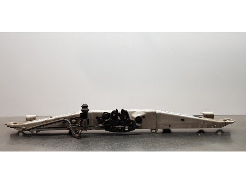 Recambio de travesaño superior para nissan qashqai (j11) acenta referencia OEM IAM F25114EAMH  