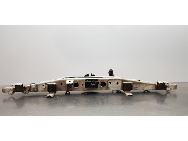 Recambio de travesaño superior para nissan qashqai (j11) acenta referencia OEM IAM F25114EAMH  