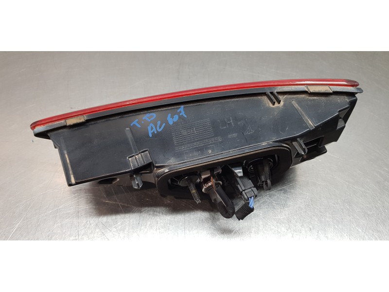 Recambio de piloto trasero izquierdo interior para opel grandland x excellence referencia OEM IAM 3647477 81670101 