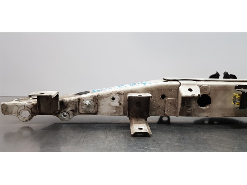 Recambio de travesaño superior para nissan qashqai (j11) acenta referencia OEM IAM F25114EAMH  