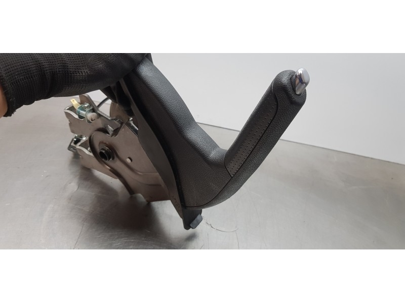 Recambio de palanca freno de mano para hyundai tucson essence bluedrive 2wd referencia OEM IAM 59710D7100TRY  