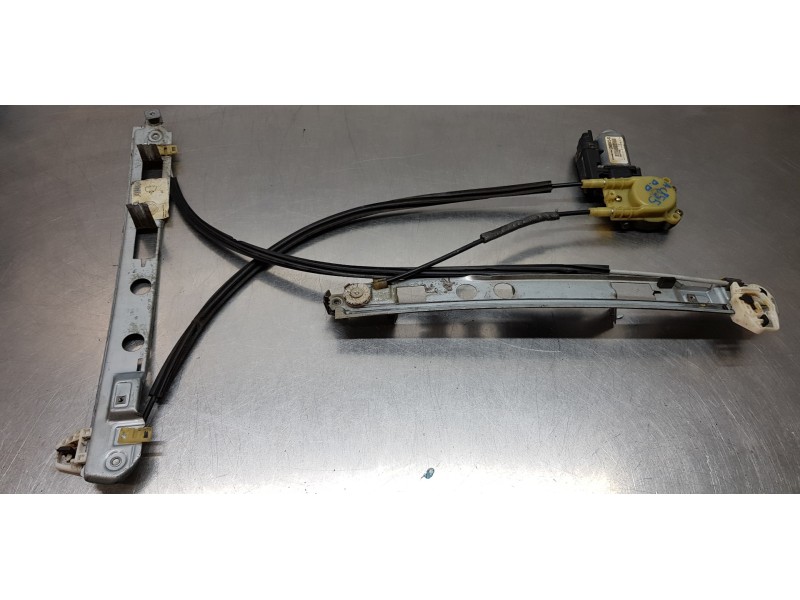 Recambio de elevalunas delantero derecho para renault megane ii berlina 3p confort authentique referencia OEM IAM 8201010927   Recambio de elevalunas delantero derecho para renault megane ii berlina 3p confort authentique referencia OEM IAM 8201010927