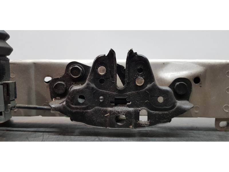 Recambio de travesaño superior para nissan qashqai (j11) acenta referencia OEM IAM F25114EAMH  