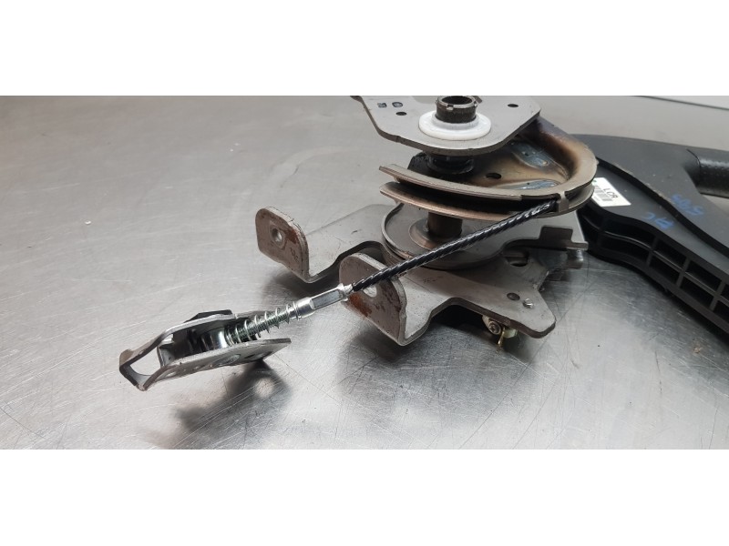 Recambio de palanca freno de mano para hyundai tucson essence bluedrive 2wd referencia OEM IAM 59710D7100TRY  