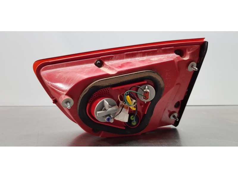 Recambio de piloto trasero izquierdo interior para kia rio (yb) business referencia OEM IAM 92403H8010  