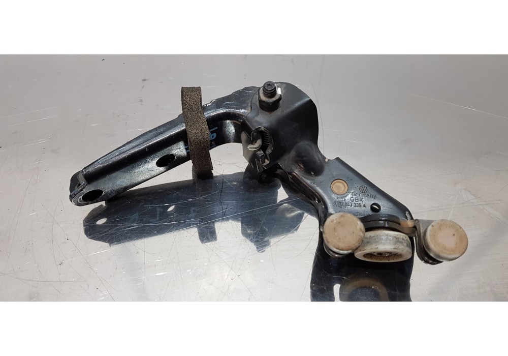 Recambio de soporte / guia puerta corredera para volkswagen t6 transporter furgón referencia OEM IAM 7E0843336A  