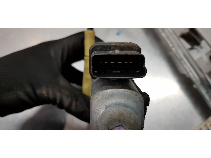 Recambio de elevalunas delantero derecho para renault megane ii berlina 3p confort authentique referencia OEM IAM 8201010927   Recambio de elevalunas delantero derecho para renault megane ii berlina 3p confort authentique referencia OEM IAM 8201010927