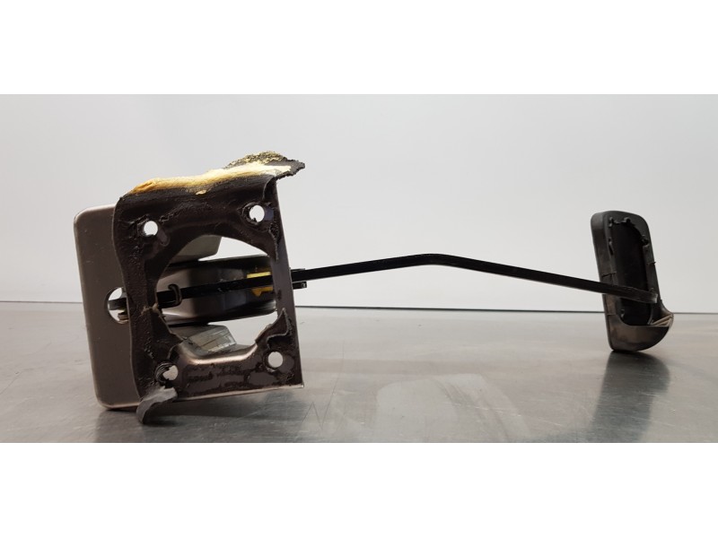 Recambio de pedal freno para ssangyong rodius xdi limited referencia OEM IAM 4880009901  